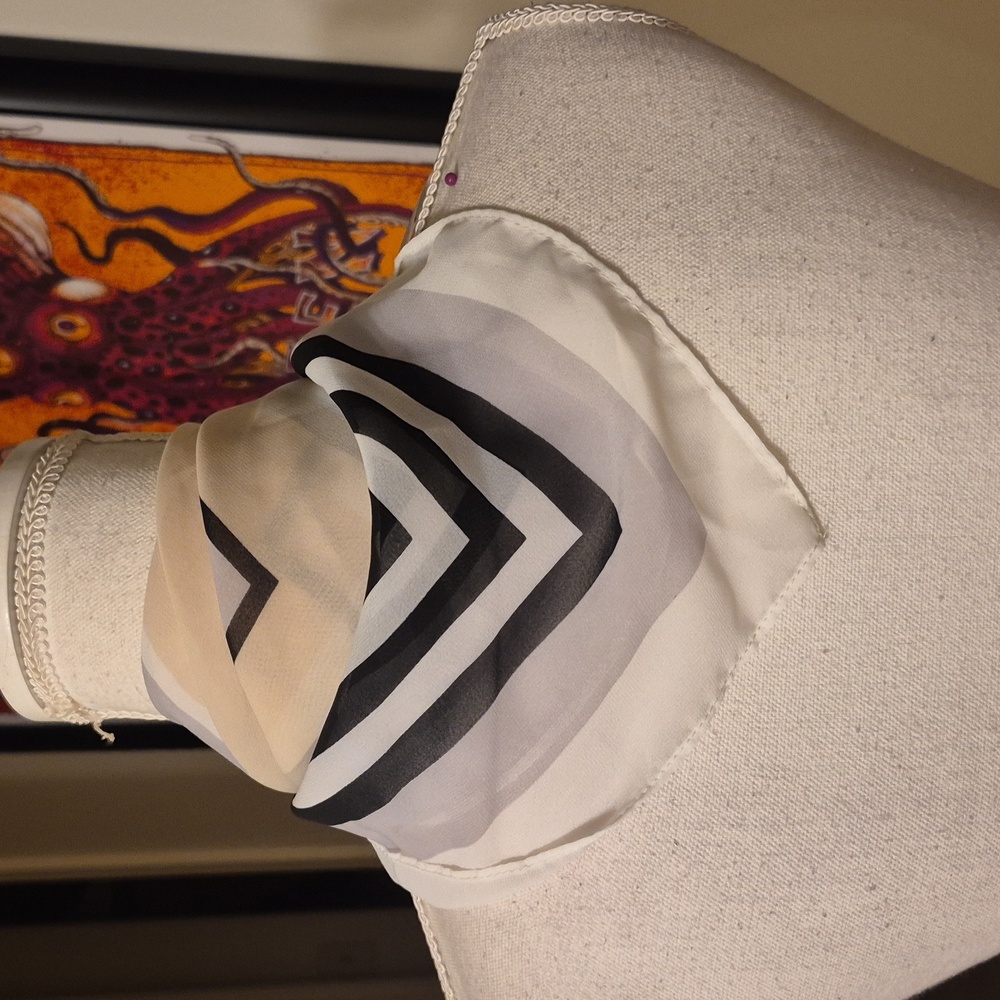 Square Scarf White Black Cream - Picture 7 of 12